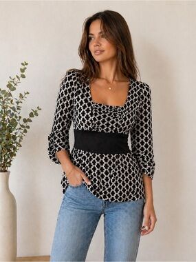 Studio M Black & White Patterned Peplum Top Size Small